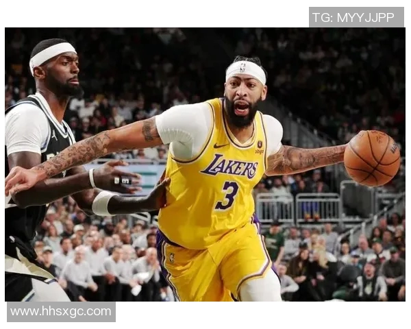 利拉德赛场爆发小插曲裁判及时介入处理确保比赛顺利进行 利拉德赛场爆发小插曲裁判及时介入处理确保比赛顺利进行